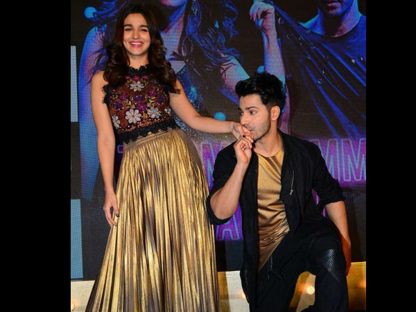 Varun and Alia brilliantly imitate B'wood stars on Koffee with Karan Varun and Alia brilliantly imitate B'wood stars on Koffee with Karan