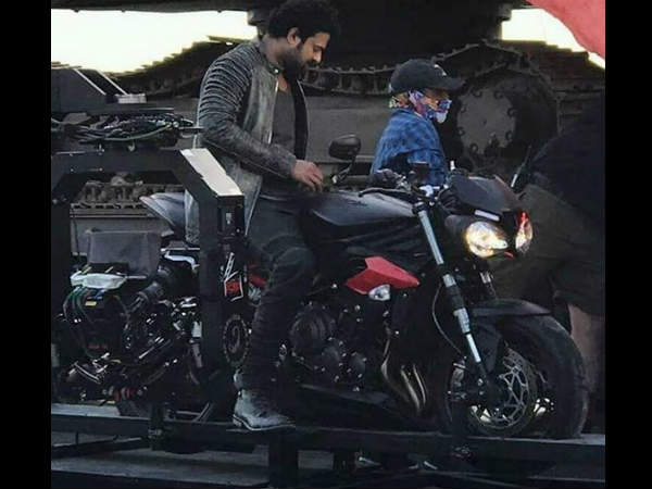 Prabhas sweating out in Abu Dhabi for Saaho