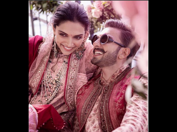 Cute! Deepika and Ranveer Pose WITH the Media Cute! Deepika and Ranveer Pose WITH the Media