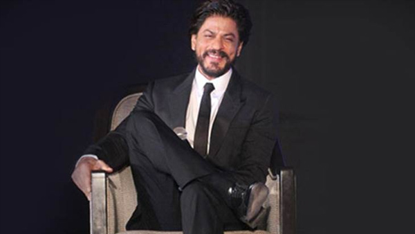 Shahrukh Khan saves woman and gets injured in fire accident!
