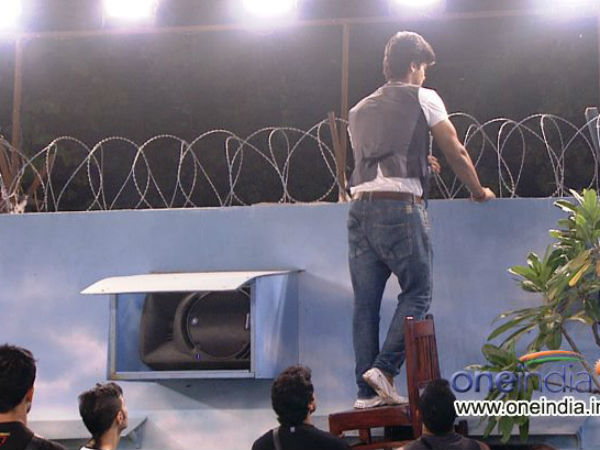 Kushal Tandon And His Wall