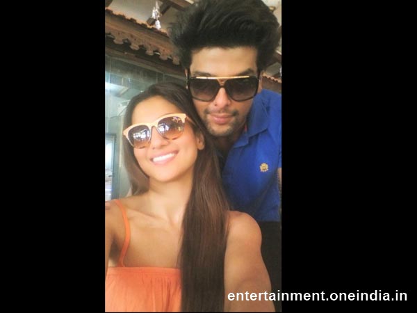 New Year Celebrations of Bollywood Celebrities - Kushal Tandon And Big Boss Winner Gauhar Khan