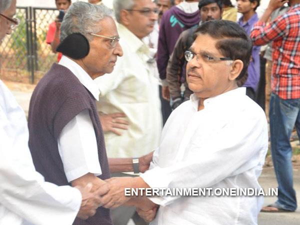 Allu Aravind Pays Last Respect To ANR