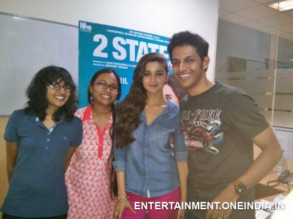Alia Bhatt With Her Fans