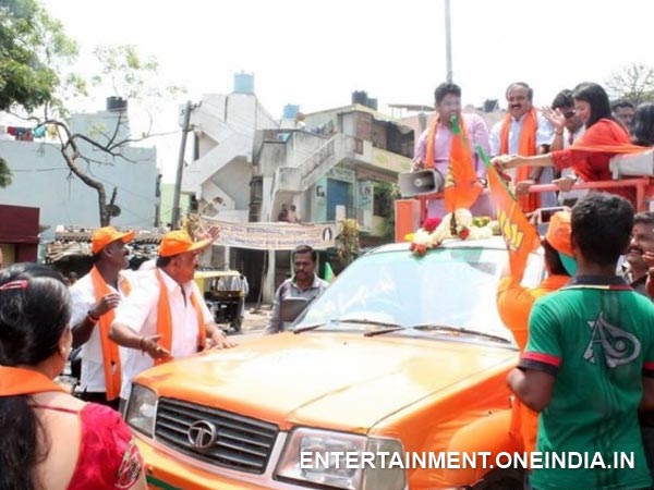 Ganesh's Road-Show