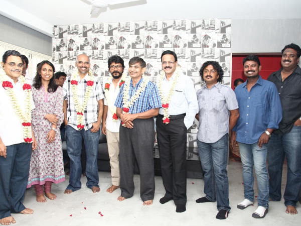 Yatchan Teaming Posing For Camera