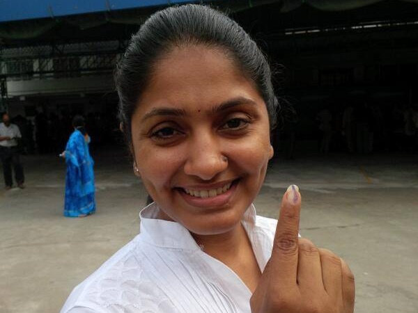 Jhanshi Casts Vote In AP Elections