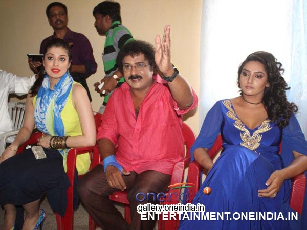 Ravi With Shrungara’s  Girls