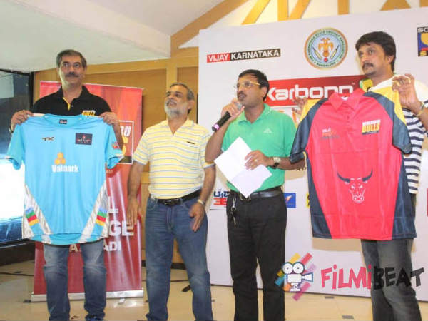 Unveiling of the Jersey