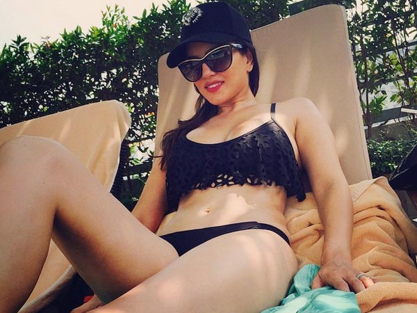 Hot Sunny Leone