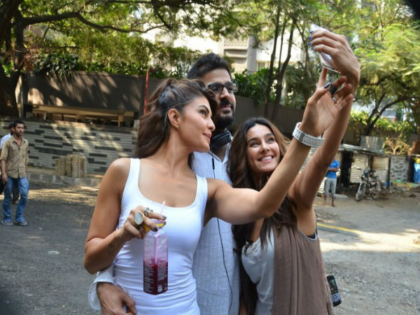 It's Selfie Time