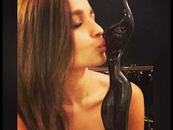 Alia Kissing