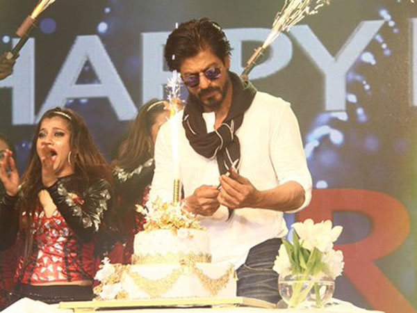 Cutting Cake